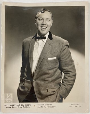 Lot 324 - BILL HALEY - SIGNED PROMOTIONAL PHOTO.