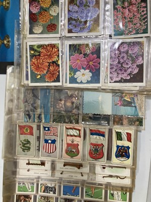 Lot 5 - POSTCARDS AND CIGARETTE CARDS.