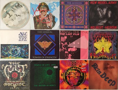 Lot 916 - PUNK / WAVE / GOTH / MOD - 7" COLLECTION