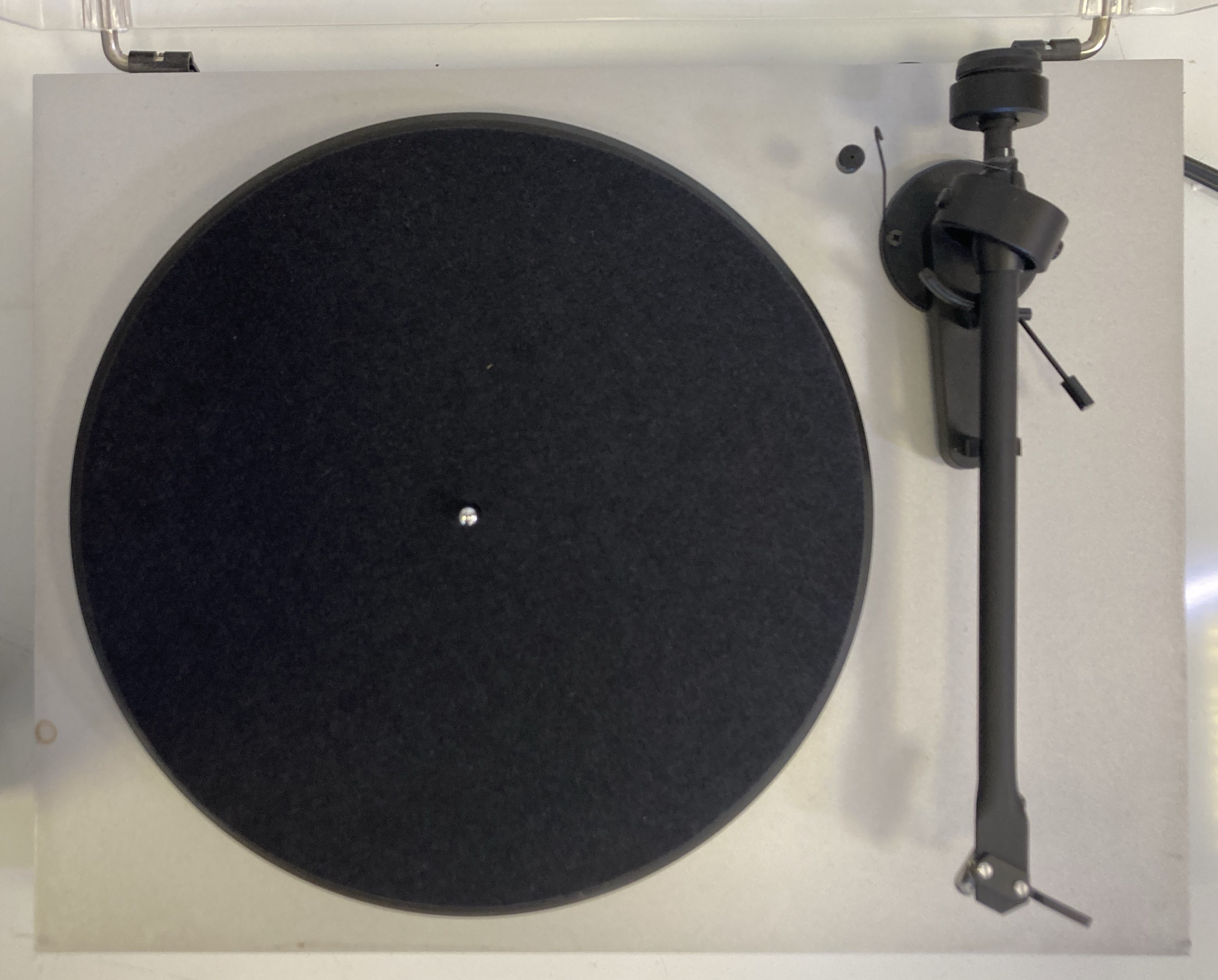 Lot 14 KEF SUBWOOFER & PROJECT TURNTABLE INC PROJECT