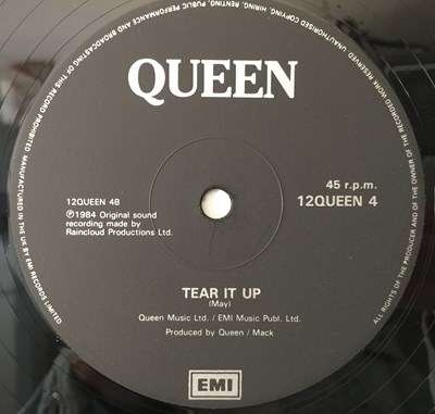 Lot 640 - QUEEN - HAMMER TO FALL 12" (WITHDRAWN SLEEVE - 12 QUEEN 4)