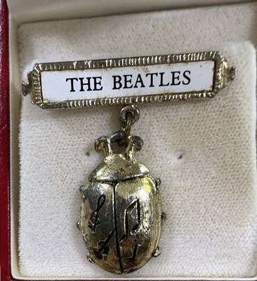 Lot 156 - BEATLES MEMORABILIA - BEATLES MONTHLY / BROOCH.