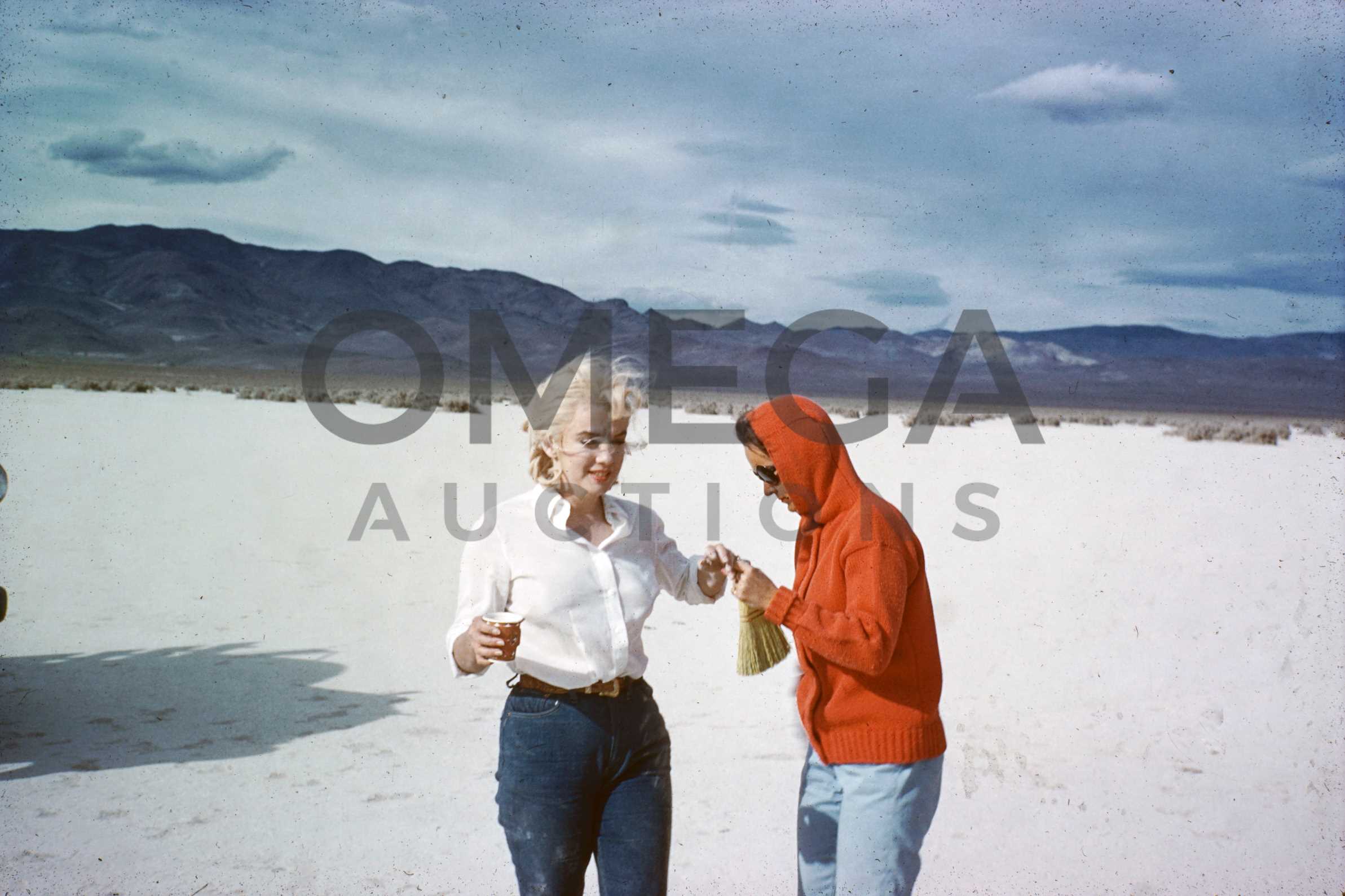 Marilyn Monroe'S Death: The Unseen Photos - z0twwx7