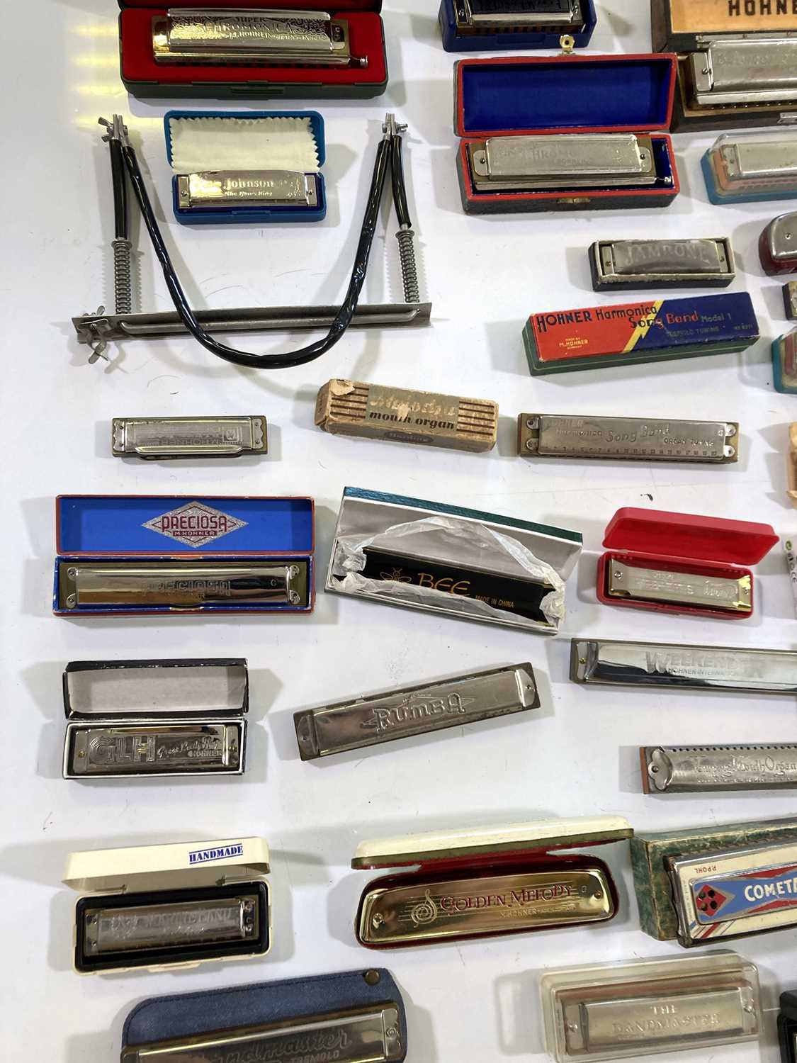 Lot 20 HARMONICA / MELODICA COLLECTION INC HOHNER.
