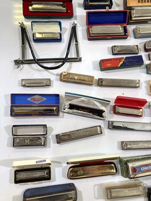 Lot 20 - HARMONICA / MELODICA COLLECTION INC HOHNER.