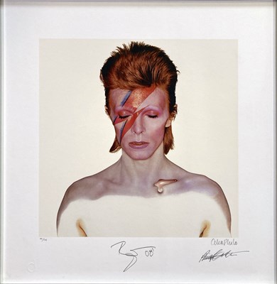 Lot 134 - DAVID BOWIE - LIMITED EDITION BOWIE SIGNED ALADDIN SANE PRINT BY CELIA PHILO.