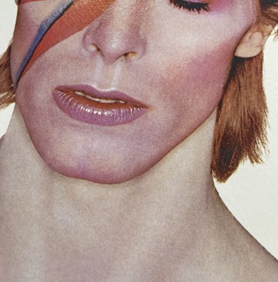 Lot 134 - DAVID BOWIE - LIMITED EDITION BOWIE SIGNED ALADDIN SANE PRINT BY CELIA PHILO.