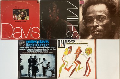 Lot 108 - MILES DAVIS - LPs. Mega back-catalogue of 23 x...