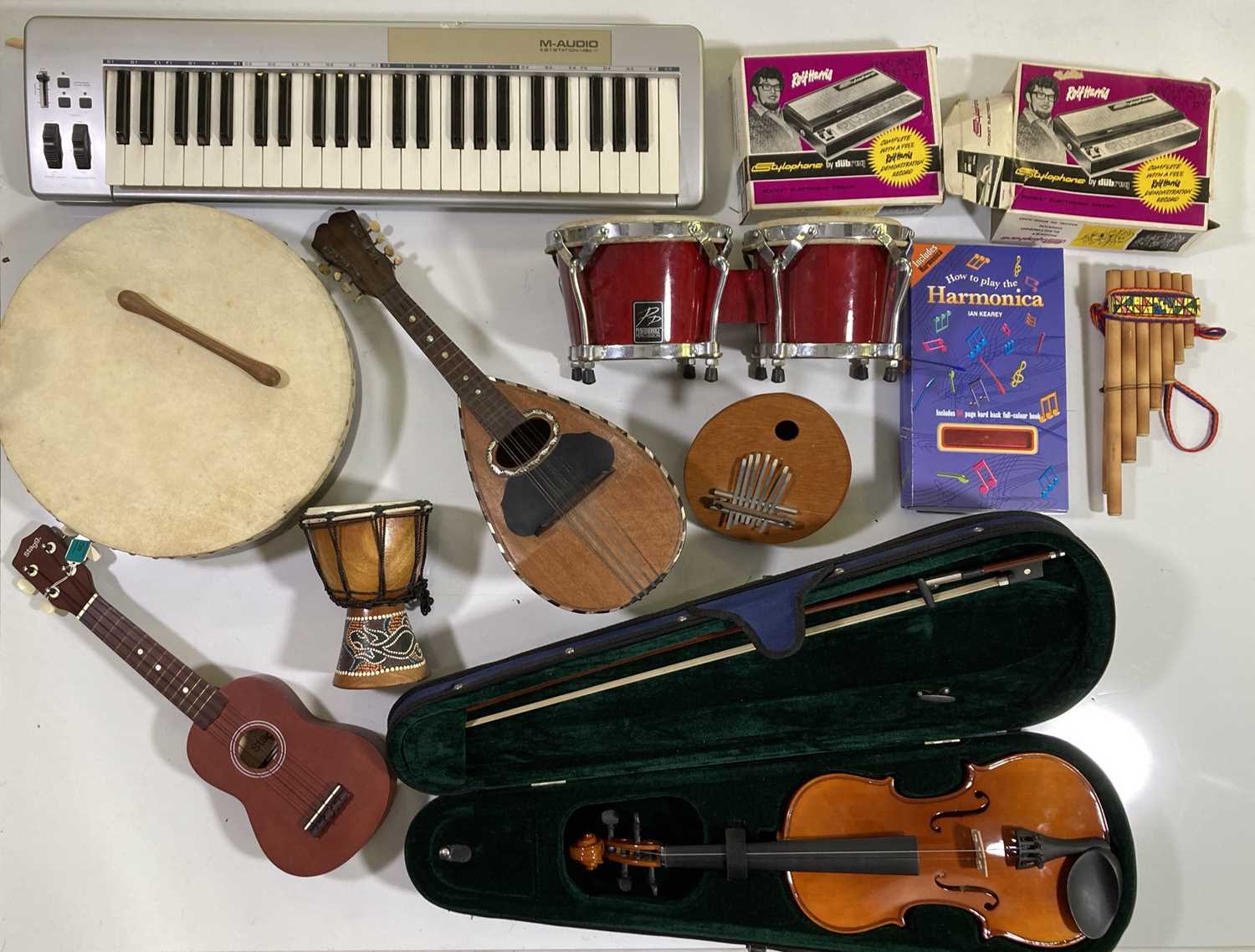 Lot 7 - MIXED MUSICAL INSTRUMENTS (KEYBOARD,