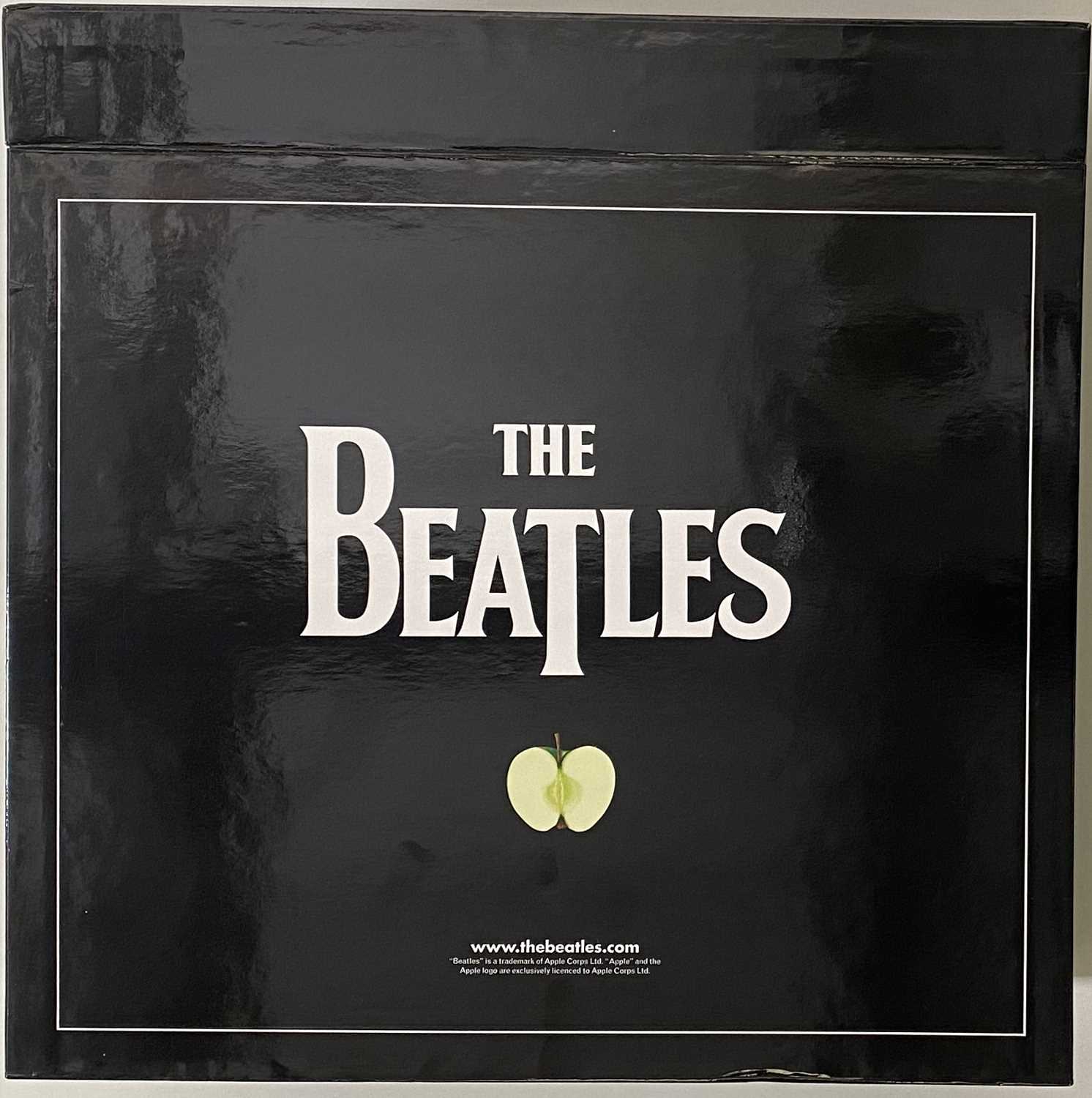 Lot 26 - THE BEATLES - THE BEATLES LP BOX SET (14