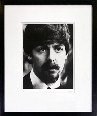 Lot 234 - PAUL MCCARTNEY - ROBERT FREEMAN LIMITED EDITION PHOTOGRAPH.