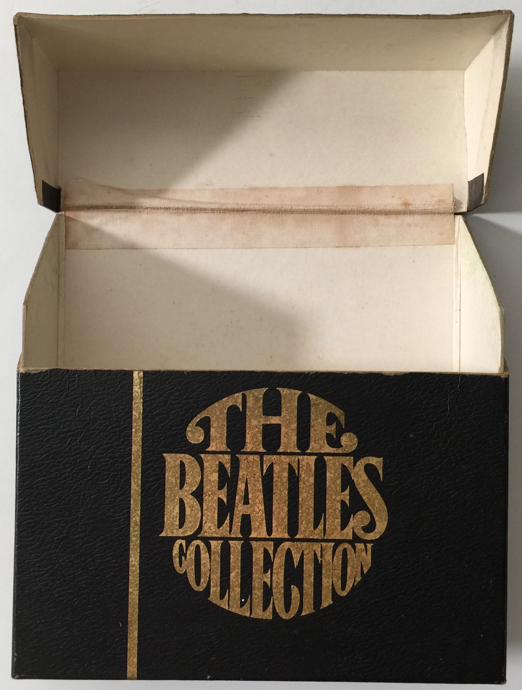 Lot 53 - THE BEATLES - 7" & CASSETTE BOX SETS