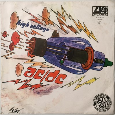 Lot 318 - AC/DC - HIGH VOLTAGE/ IT'S A LONG WAY TO THE TOP 7" (PORTUGAL - N-S-28-177)