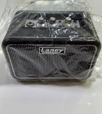 Lot 7 - FIVE GUITAR AMPLIFIERS (LANEY, NUX, CARLSBRO, STAGG)