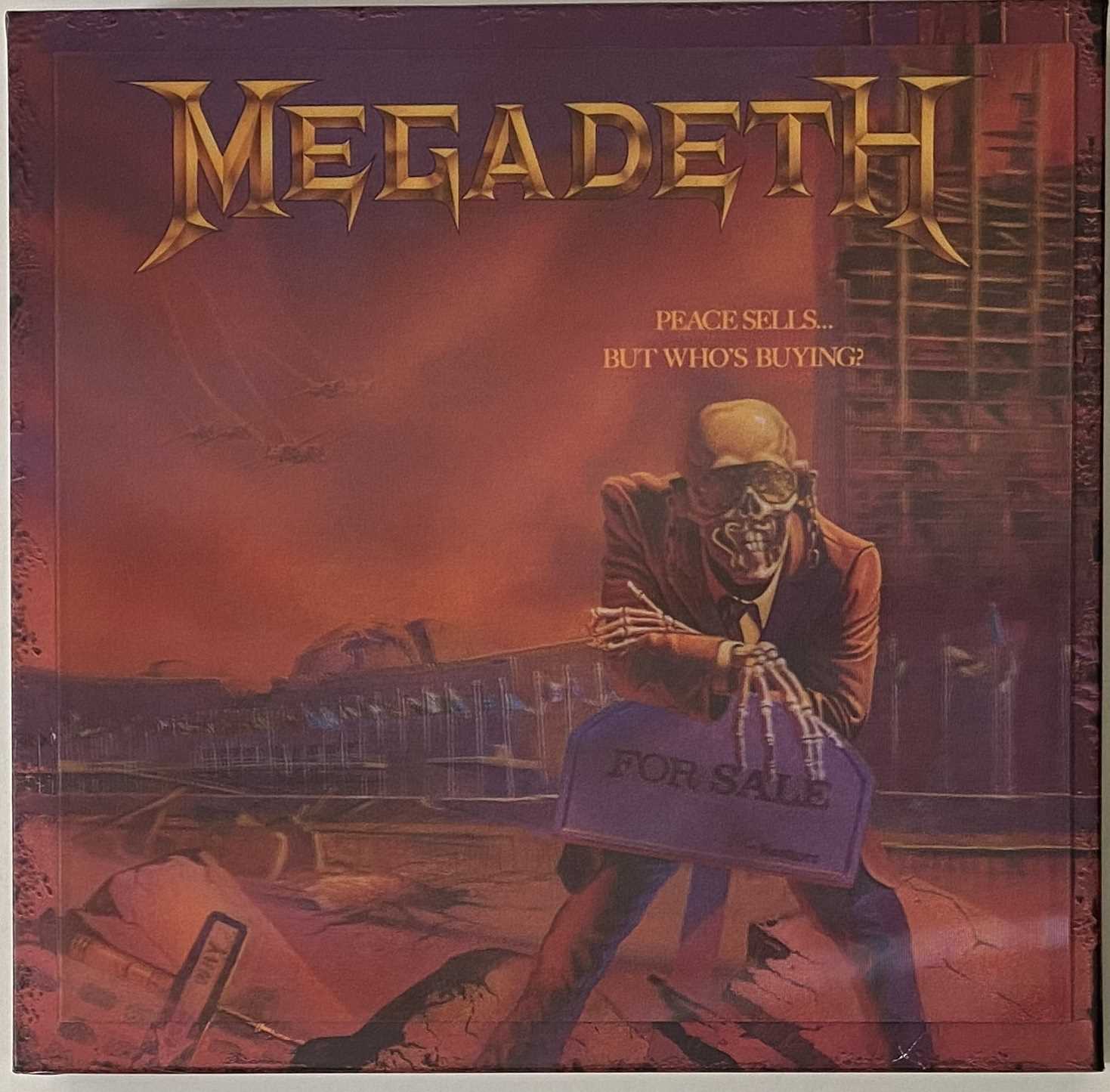 Lot 232 - MEGADETH - PEACE SELLS... BUT WHOS BUYING? (DELUXE BOX SET - 5099902933924)