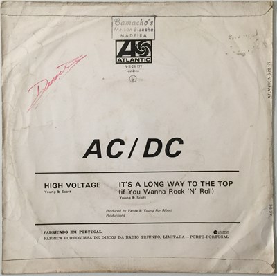 Lot 1 - AC/DC - HIGH VOLTAGE/ IT'S A LONG WAY TO THE TOP 7" (PORTUGAL - N-S-28-177)