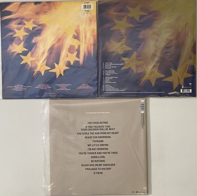 Lot 872 - MANIC STREET PREACHERS - LP PACK - INC SIGNED COPIES