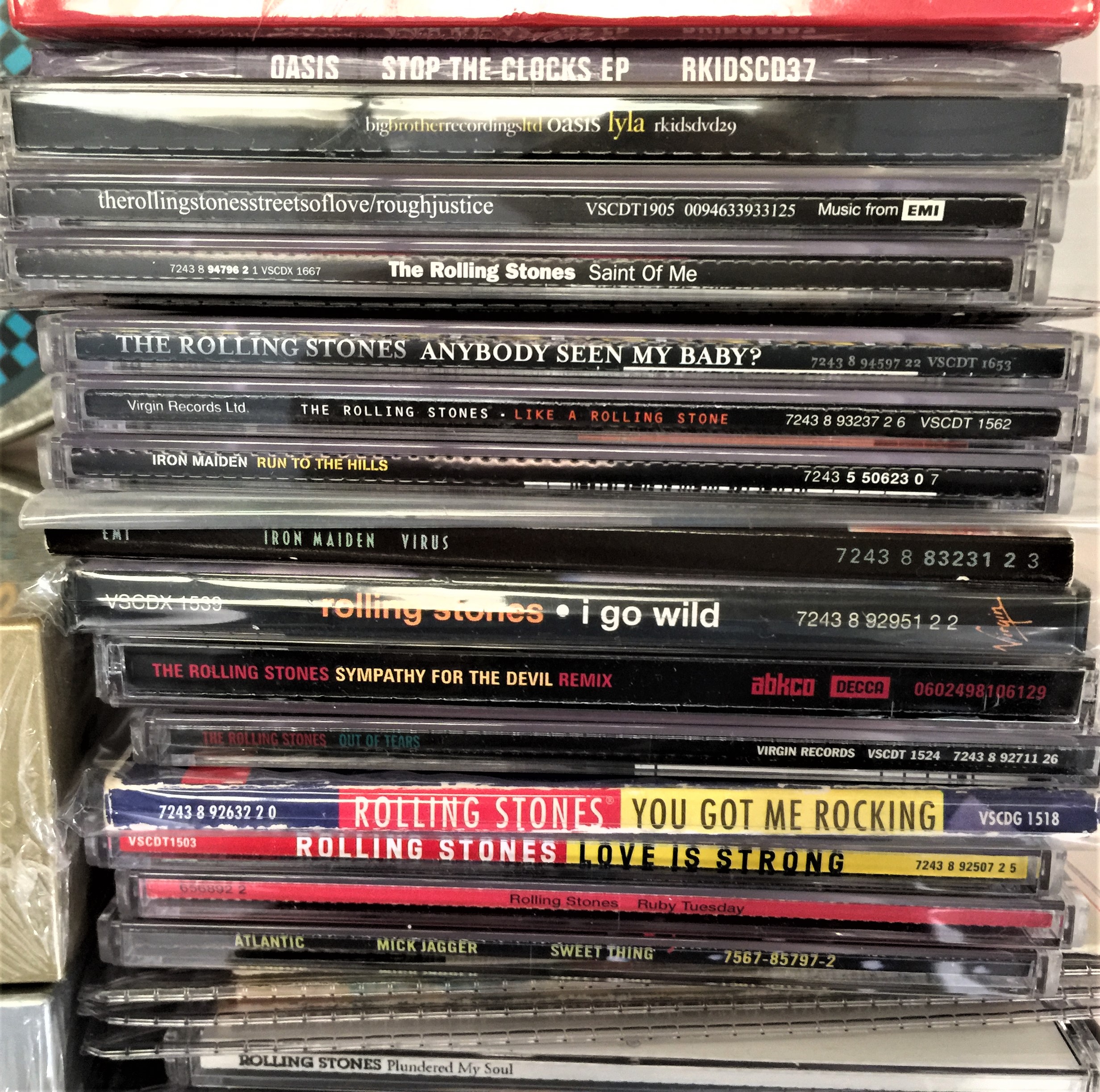 Lot 689 - CD COLLECTION (CLASSIC/HEAVY ROCK/PUNK)