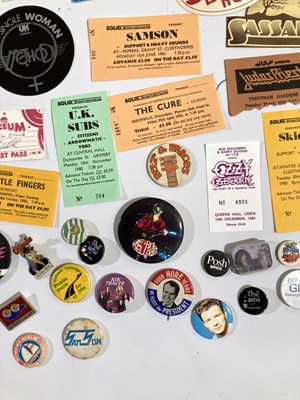 Lot 119 - CONCERT MEMORABILIA - PROGRAMMES / BADGES / TICKETS.