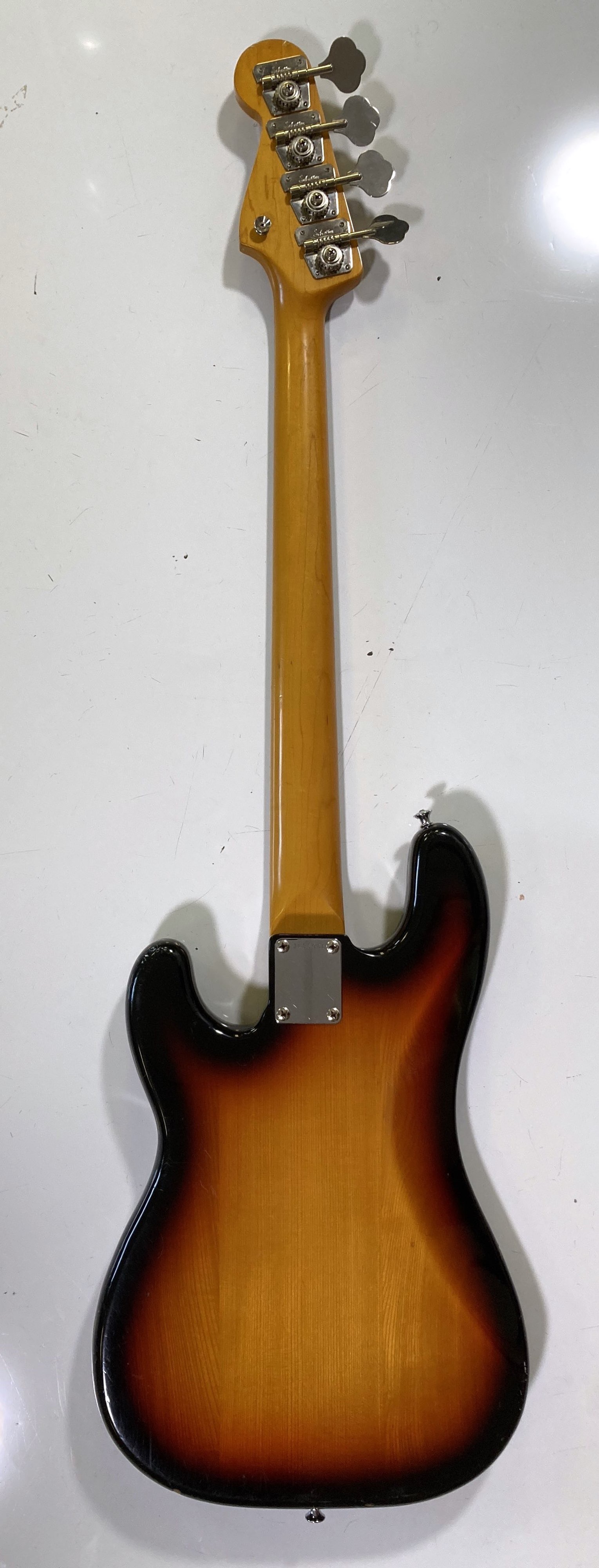 Lot 46 FENDER PRECISION BASS JAPANESE MADE