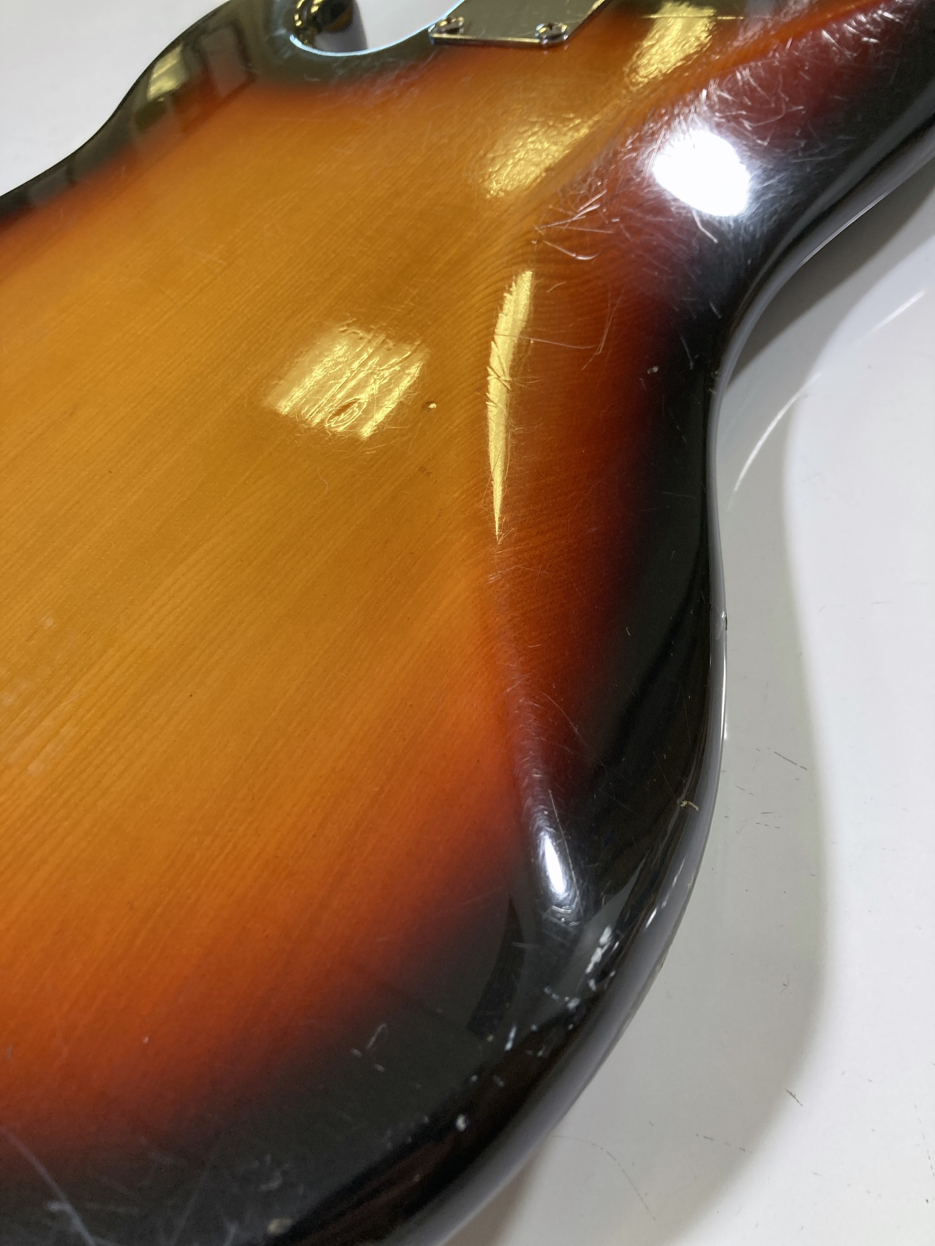 Lot 46 FENDER PRECISION BASS JAPANESE MADE