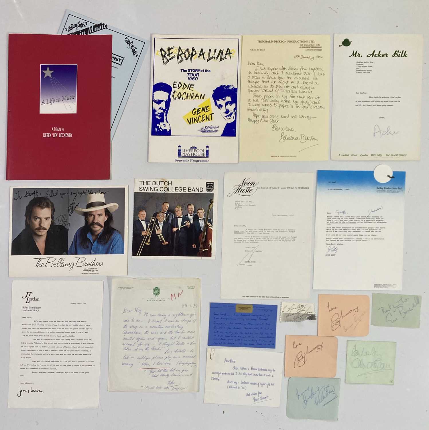 Lot 360 - POP / COUNTRY / ROCK AND ROLL - SIGNED