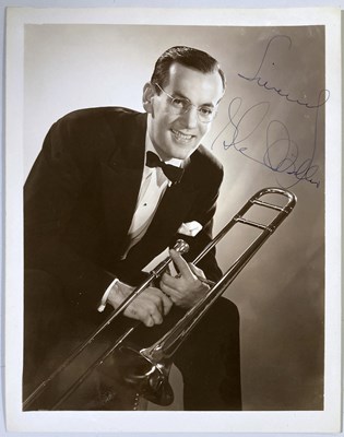 Lot 363 - GLENN MILLER -A SIGNED PHOTOGRAPH.