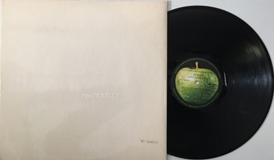 Lot 125 - THE BEATLES - WHITE ALBUM LP (ORIGINAL UK MONO COPY - PMC 7067/8)