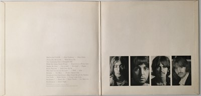 Lot 132 - THE BEATLES - WHITE ALBUM LP (ORIGINAL UK STEREO COPY - PCS 7067/8)