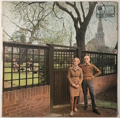 Lot 135 - FAIRPORT CONVENTION - UNHALFBRICKING LP (ORIGINAL UK COPY WITH PRESS RELEASE - ILPS 9102)