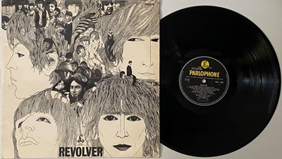 Lot 187 - THE BEATLES - REVOLVER LP (ORIGINAL UK WITHDRAWN MIX COPY - PMC 7009).