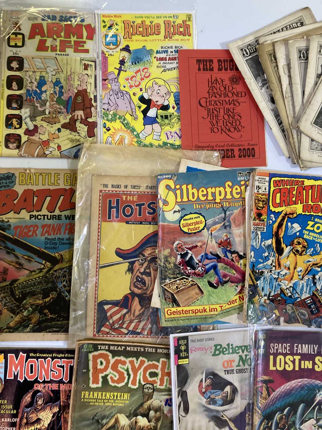 Lot 147 - COMICS, MAGAZINES, AND BOOKS/ANNUALS.