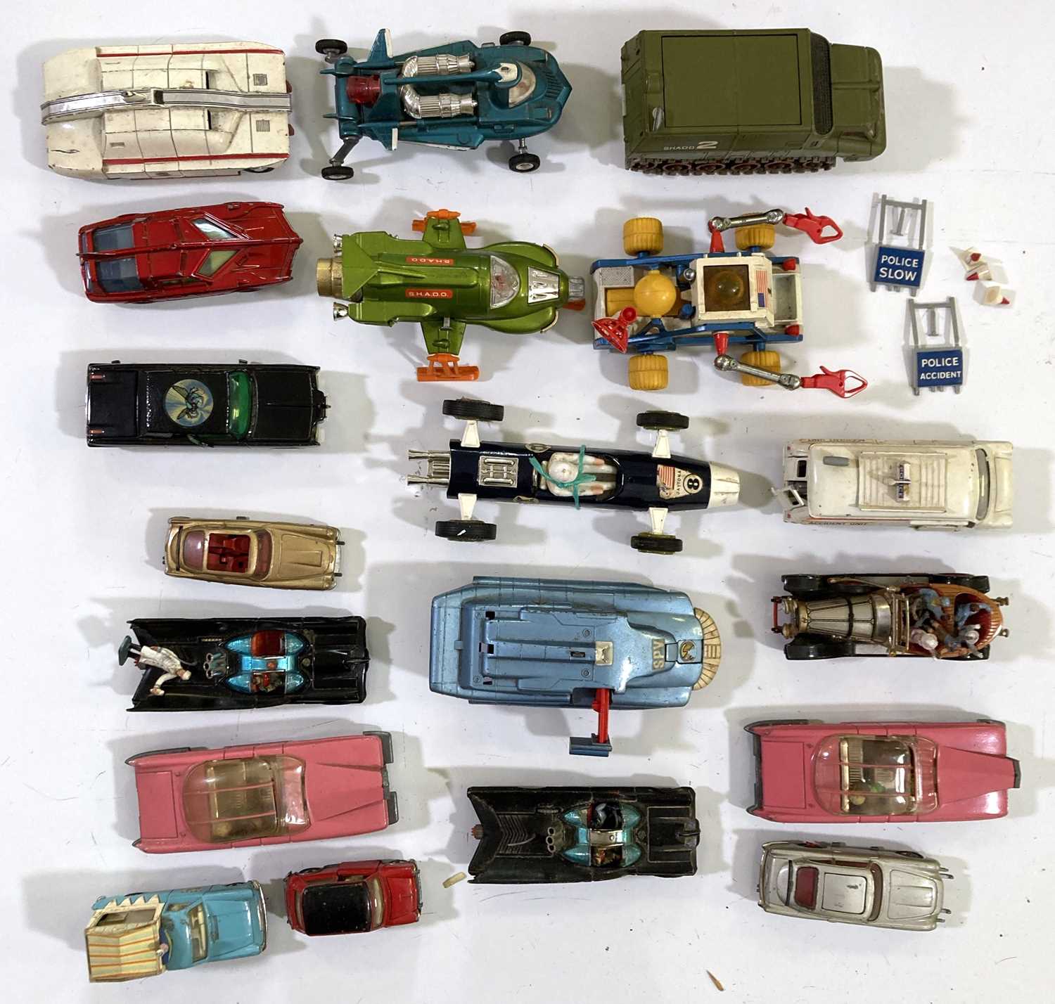 Lot 76 - CORGI TOYS INC JAMES BOND.