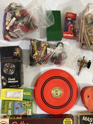 Lot 79 - VINTAGE TOYS AND GAMES.