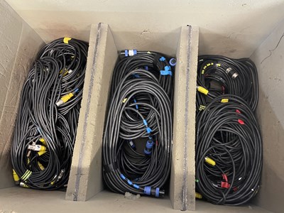 Lot 6 - STRAWBERRY STUDIOS - STRAWBERRY RENTALS COLLECTION - MULTI CORE / CABLING.