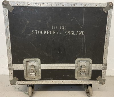 Lot 53 - STRAWBERRY STUDIOS - STRAWBERRY RENTALS COLLECTION - 10CC USED MUSIC MAN 212 HD AMPLIFIER.