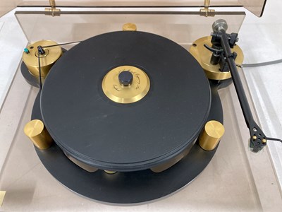 Lot 72 - MITCHELL GYRODEC BLACK & GOLD TURNTABLE.