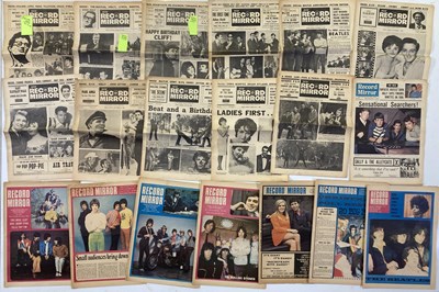 Lot 112 - RECORD MIRROR COLLECTION 1962 - 1969.