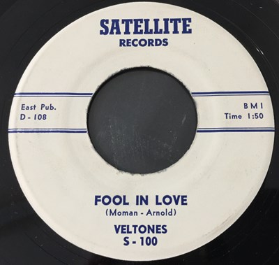 Lot 210 - THE VELTONES - FOOL IN LOVE 7" (SATELLITE RECORDS S-100 - ORIGINAL US RECORDING)