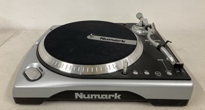 Lot 73 - NUMARK TT200 DIRECT DRIVE TURNTABLE