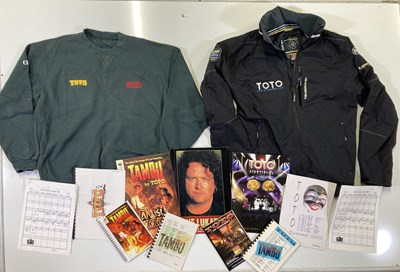 Lot 142 - TOTO TOUR / CREW CLOTHING.