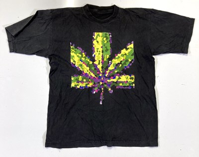Lot 142 - TOTO TOUR / CREW CLOTHING.