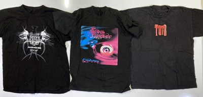 Lot 142 - TOTO TOUR / CREW CLOTHING.