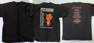 Lot 142 - TOTO TOUR / CREW CLOTHING.