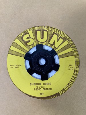 Lot 334 - UNUSED SUN RECORDS ELVIS PRESLEY CENTRE LABELS.