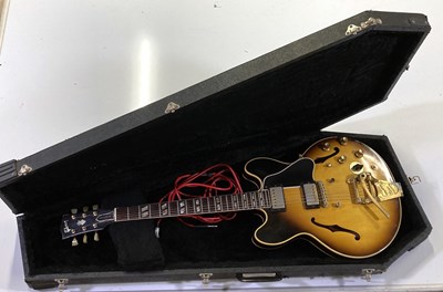 Lot 97 - GIBSON  - A 1964 ES345 STDV HOLLOW BODY ELECTRIC GUITAR.