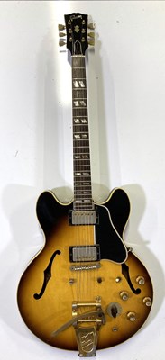 Lot 97 - GIBSON  - A 1964 ES345 STDV HOLLOW BODY ELECTRIC GUITAR.