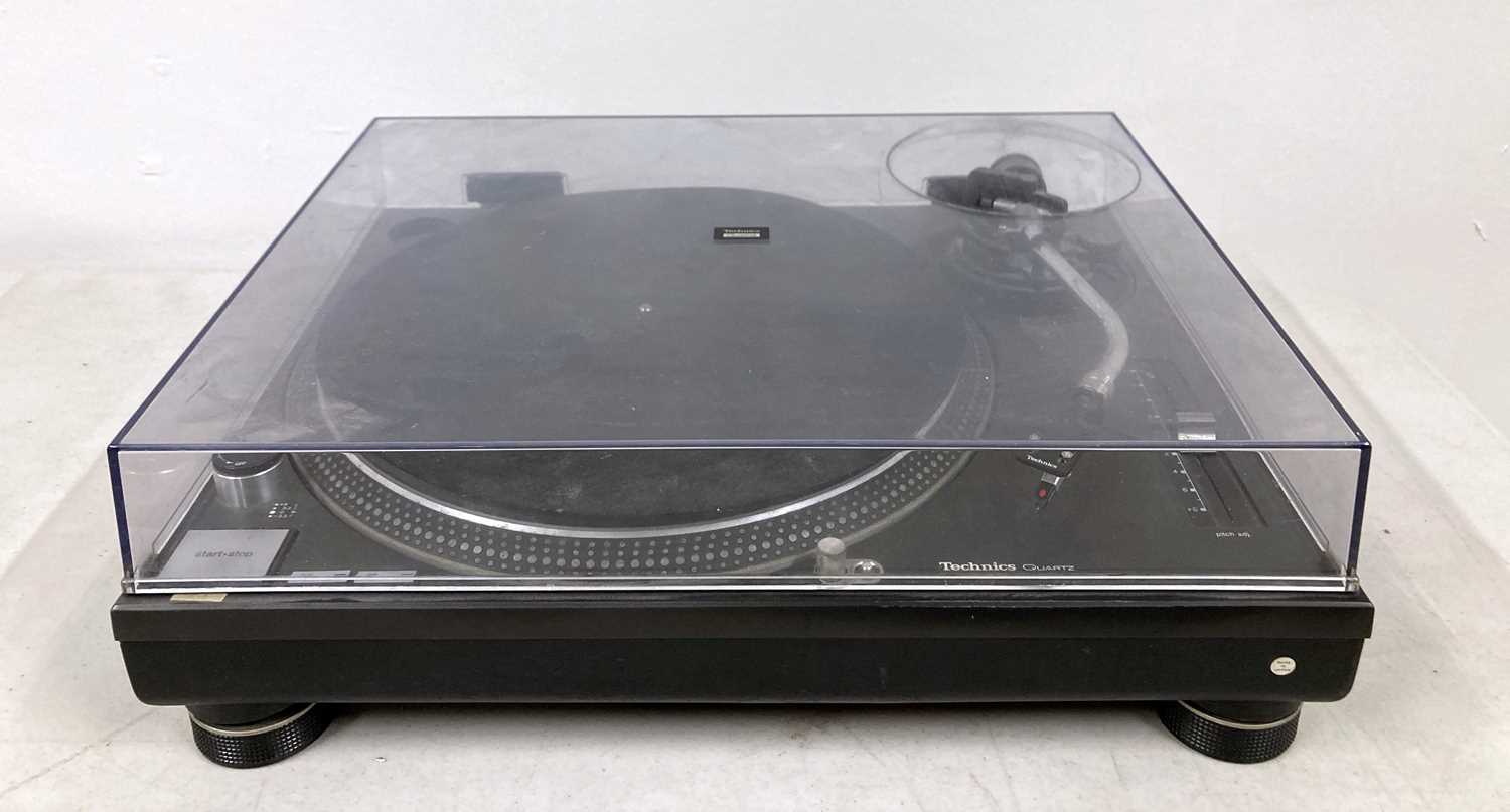 Lot 83 - TECHNICS SL-1210MK2 TURNTABLE.