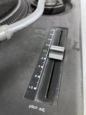 Lot 83 - TECHNICS SL-1210MK2 TURNTABLE.