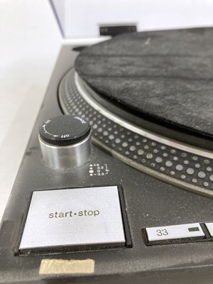 Lot 83 - TECHNICS SL-1210MK2 TURNTABLE.